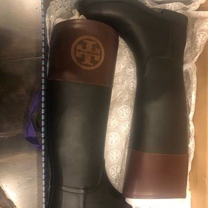 Tory Burch Classic Rain Boot Size 8 Black/Almond
